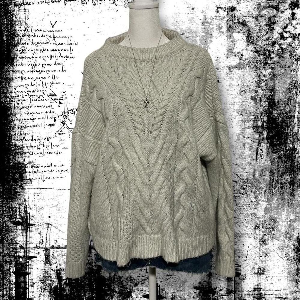 daily basic wear soft off-white knit sweater top